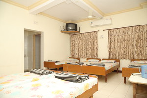 Best Hotel in Virpur Jalaram | Family Guest House - Chitrakut