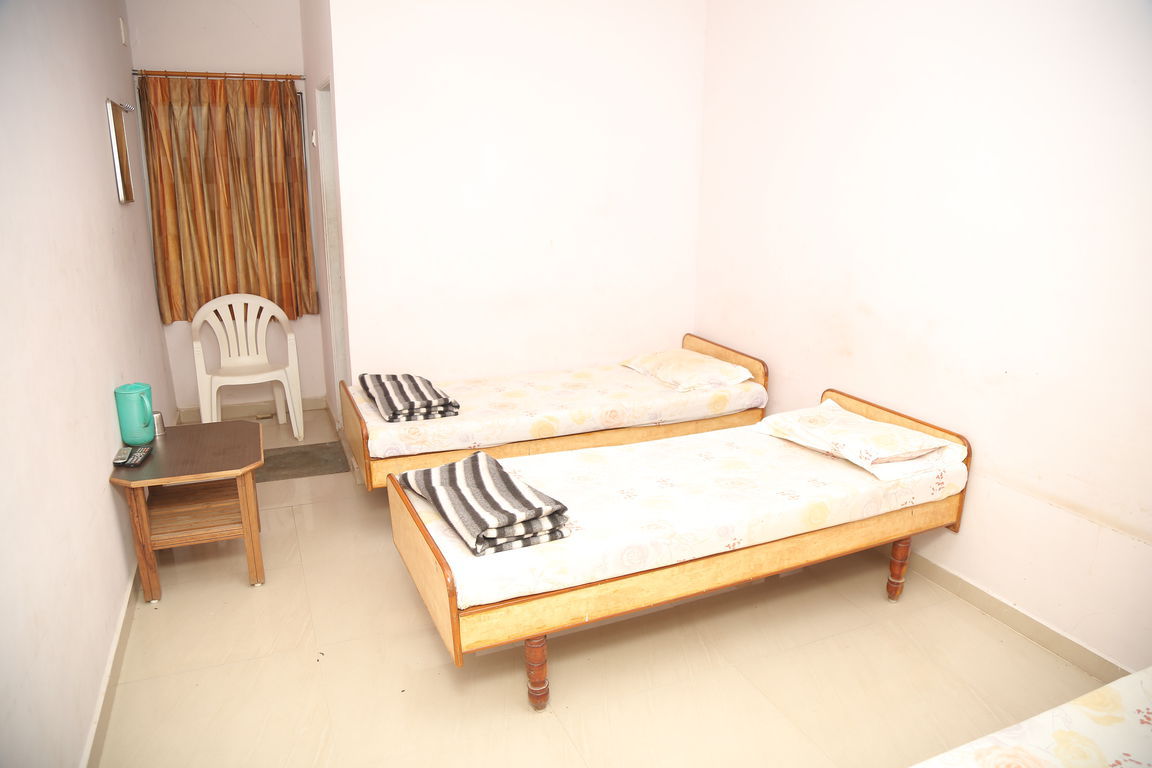 Best Hotel in Virpur Jalaram | Family Guest House - Chitrakut