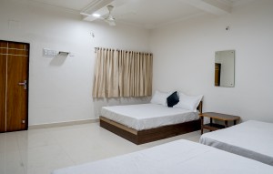 Best Hotel in Virpur Jalaram | Family Guest House - Chitrakut