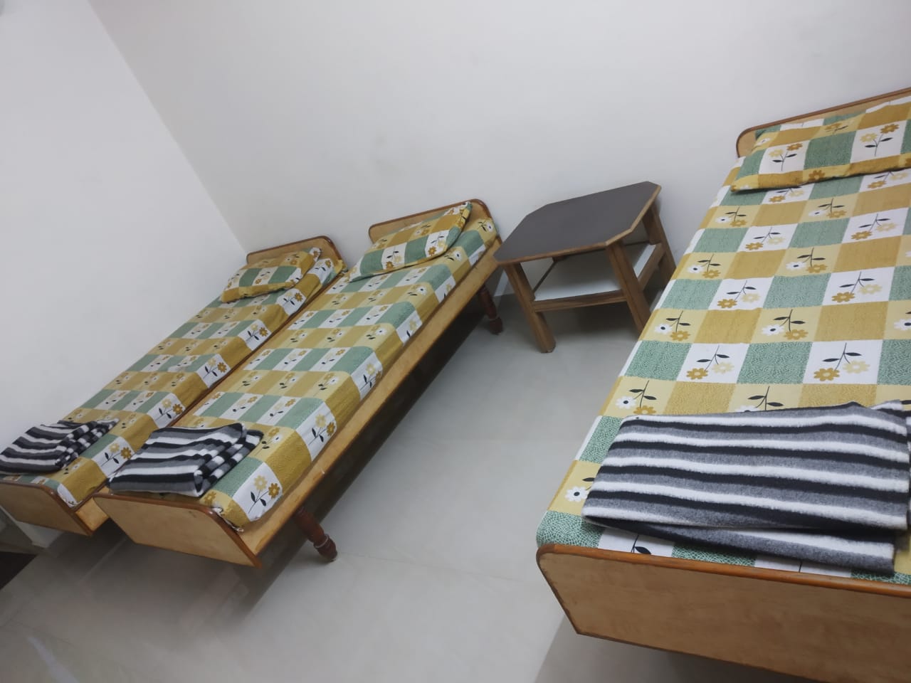 Best Hotel in Virpur Jalaram | Family Guest House - Chitrakut