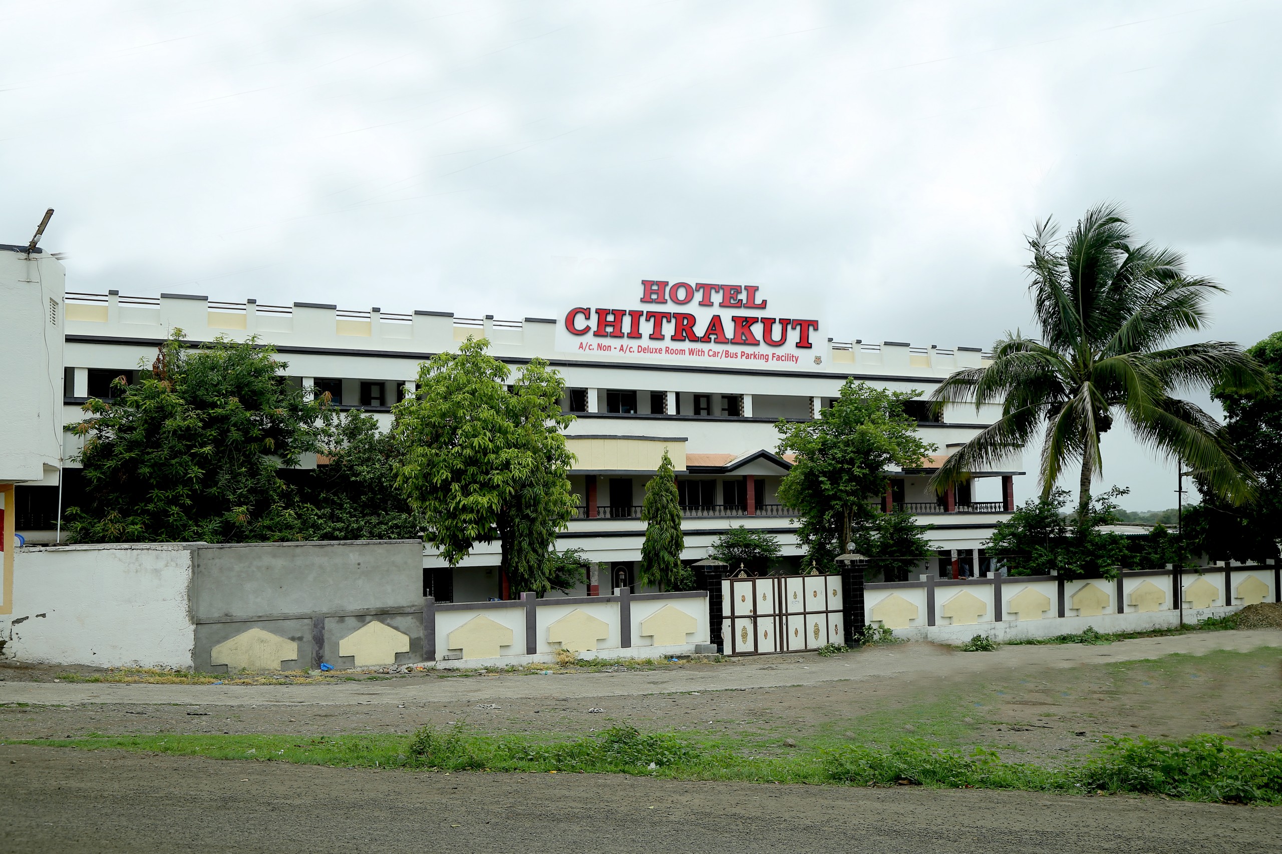 Hotel Chitrakut Slider 3